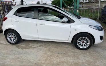 Toyota Vitz  | Mazda Demio | Honda Fit  | Suzuki swift